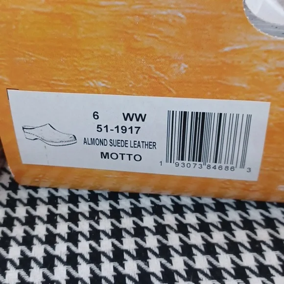 Bella Vita Motto Almond Suede Leather Clogs 6WW - NIB - Picture 9 of 10